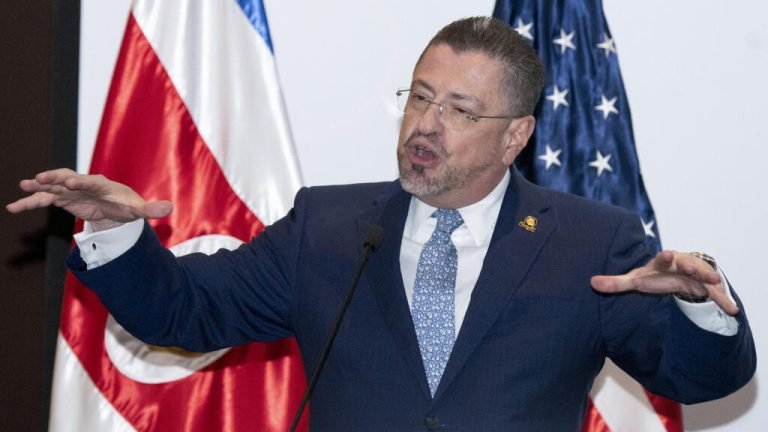 Fiscalía acusa al presidente de Costa Rica por presunta contratación irregular con fondos del BCIE