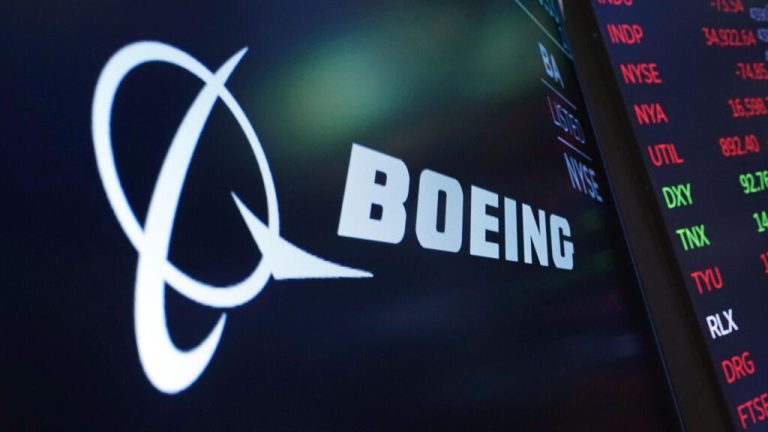 China congela pedidos a Boeing y golpea su plan de recuperación