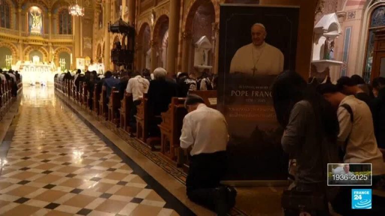 Miles de fieles en Asia asisten de forma masiva a homenajes al papa Francisco