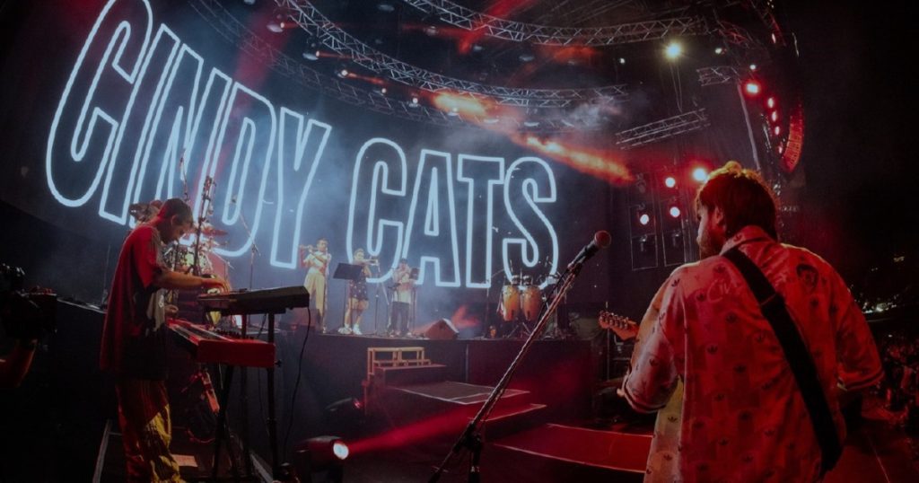 El fenómeno Cindy Cats, la banda de los músicos que acompañan a Trueno, Nathy Peluso, Tiago, Emilia y más