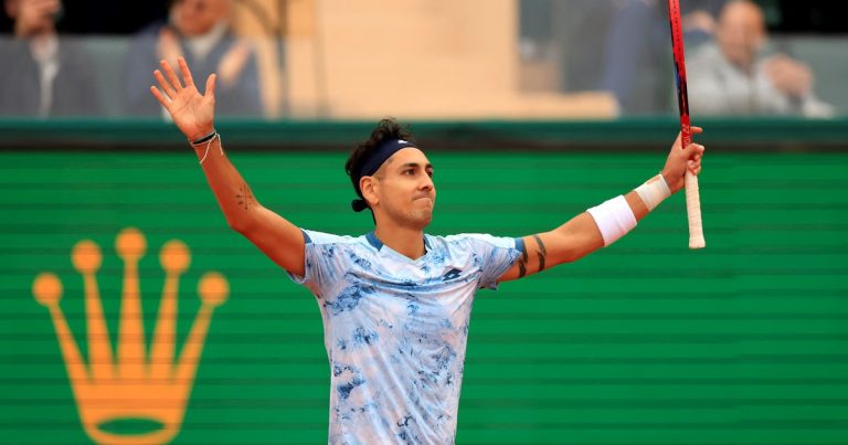 Masters 1000 de Montecarlo: Alejandro Tabilo se hizo gigante ante Novak Djokovic, a quien ya tiene de hijo, y lo dejó lejos de su título 100