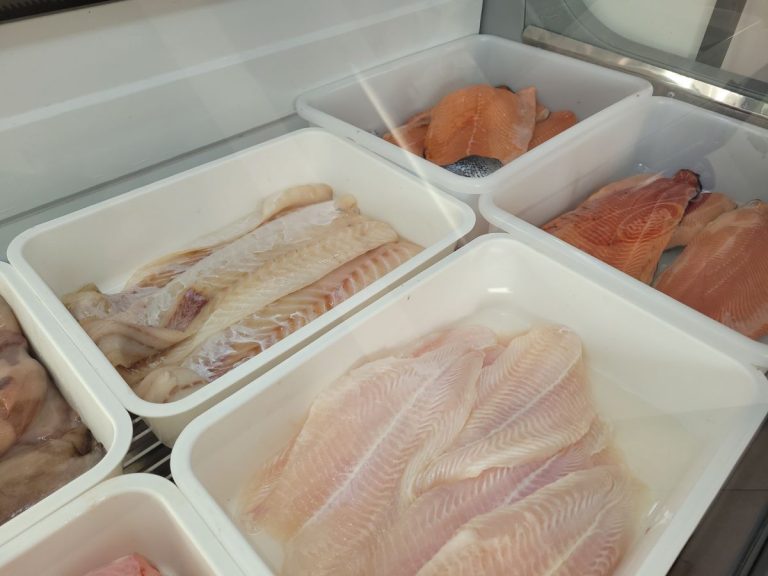 Ventas en Pescaderías: “La gente consume más pescado en la actualidad” señaló una comerciante