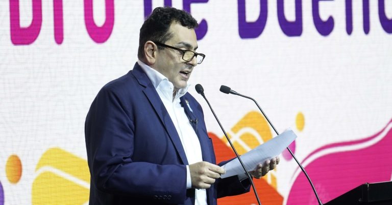 Entre abucheos, el secretario de Cultura volvió a la Feria del Libro: “La política partidaria no debe intervenir en la cultura"