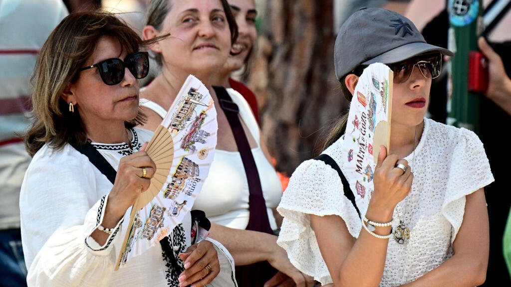 De Portugal a Alemania, la ola de calor golpea gran parte de Europa y restringe varios servicios