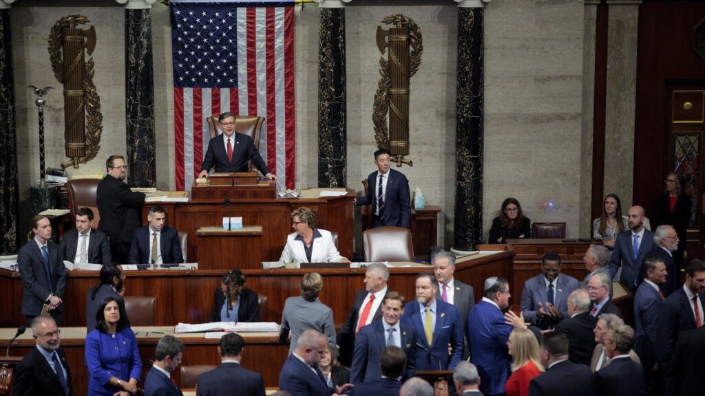 Cámara de Representantes de EE. UU. da aprobación final a ley de recortes fiscales de Trump