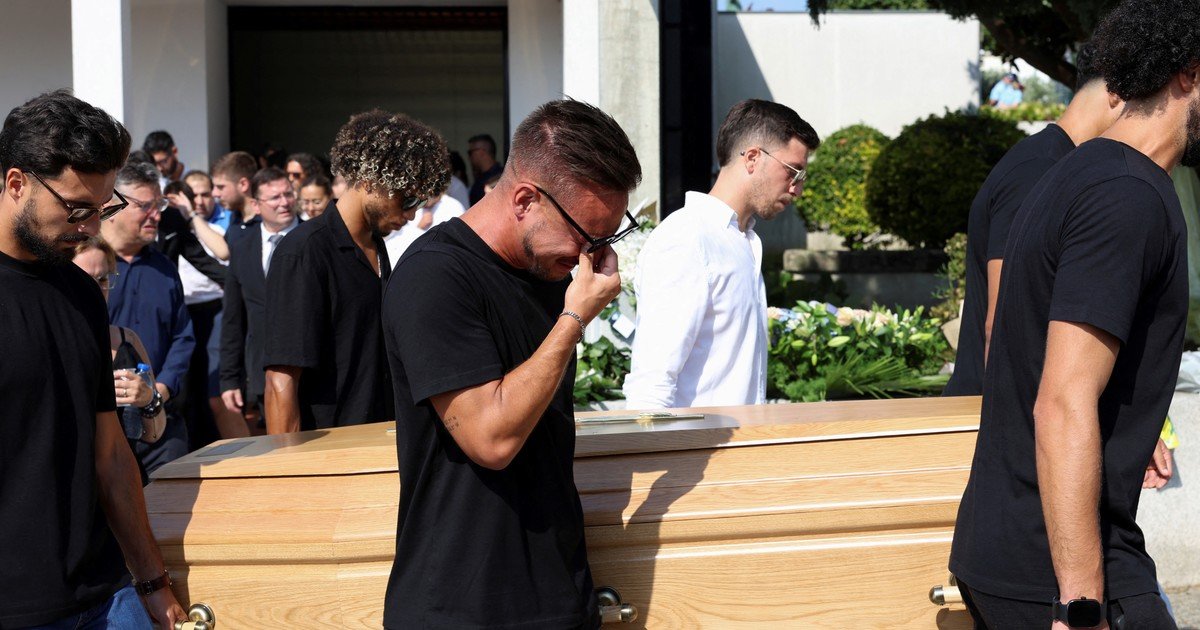 El triste adiós a Diogo Jota: familiares y futbolistas de Liverpool y Portugal despidieron al delantero que murió junto a su hermano en un accidente