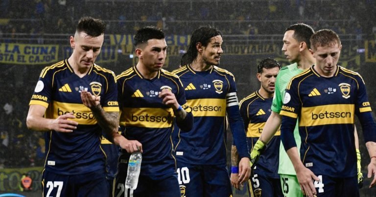 El posteo de Cavani dedicado a sus compañeros en medio de la crisis de Boca: "Hay que seguir metiéndole"