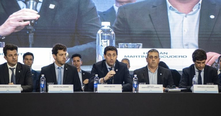 Racing presentó el primer informe de gestión de la era Milito: cuánto debe y el desequilibrio financiero que tiene que afrontar