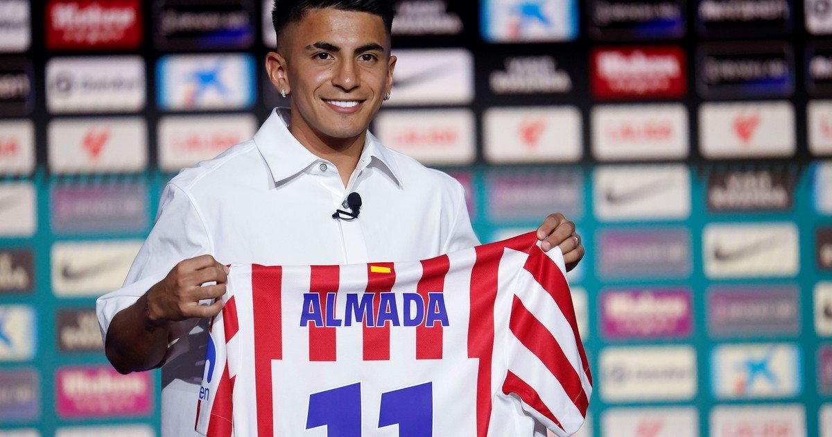 Thiago Almada tuvo su presentación oficial en el Atlético de Madrid: "Era mi sueño jugar acá"