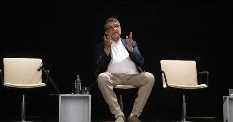 El nicaragüense Sergio Ramírez destacó la importancia de la UE como referente democrático