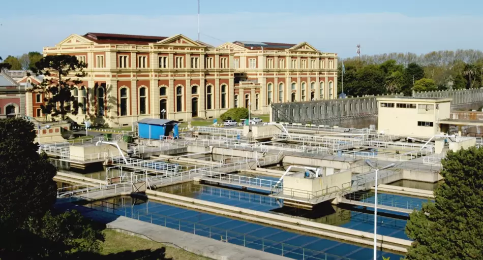 Avanza la privatización de AySA: habilitan la venta de acciones y los cortes del servicio por falta de pago