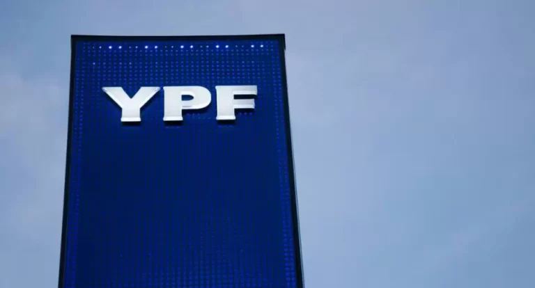 Más presión sobre YPF: fondos del default piden prioridad y quieren parte del 51%