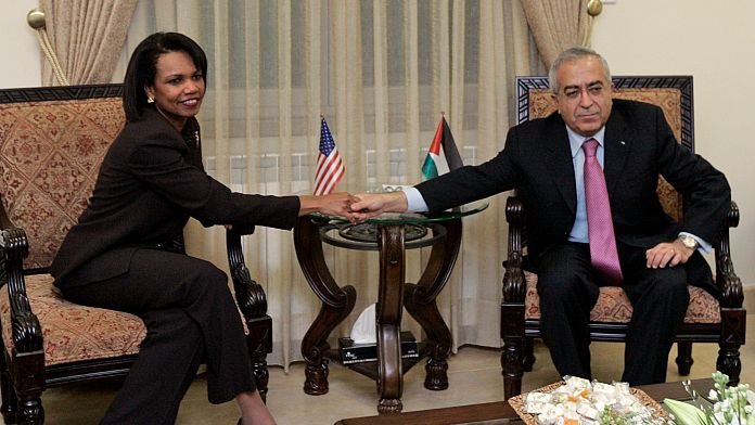 Por qué hay países que median en conflictos ajenos y qué consiguen a cambio