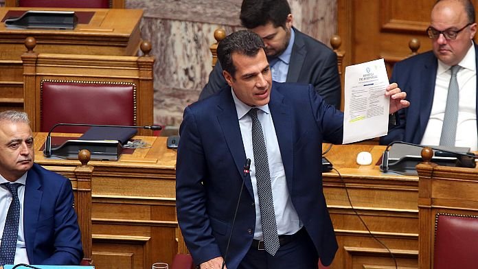 El Parlamento griego aprueba medidas estrictas contra la inmigración