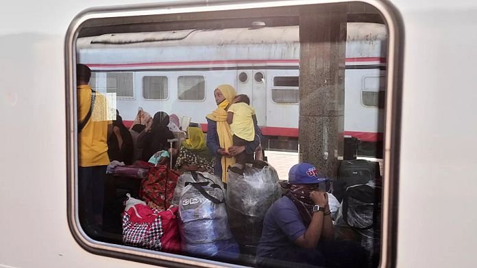 Egipto ofrece billetes de tren gratuitos para que los refugiados sudaneses puedan regresar a su país