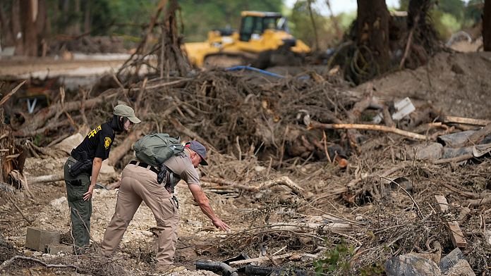 NO COMMENT: Los equipos de voluntarios preparan comidas mientras continúa la recuperación por las inundaciones en Texas