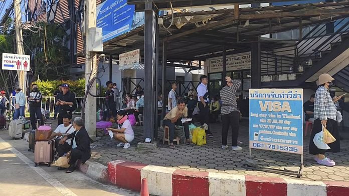 Tailandia cierra varios pasos fronterizos con Camboya tras la explosión de una mina