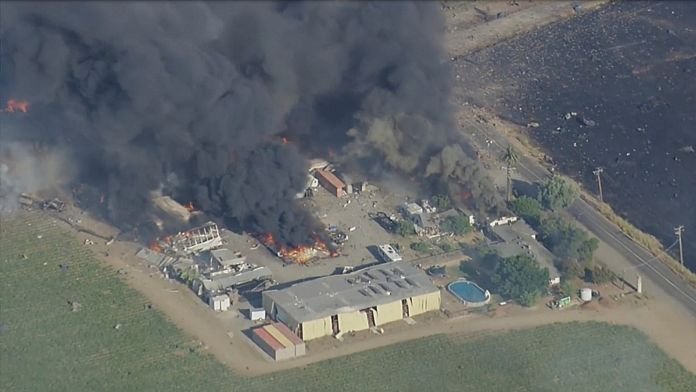 NO COMMENT: Explosión en almacén de fuegos artificiales de California desata un gran incendio
