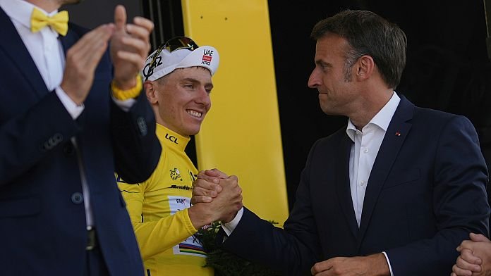 NO COMMENT: Macron visita el Tour de Francia mientras Pogačar gana la etapa 12 en Hautacam
