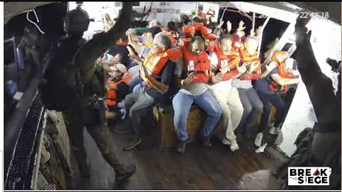 Israel detiene al barco de la Flotilla de la Libertad cuando llevaba ayuda a Gaza