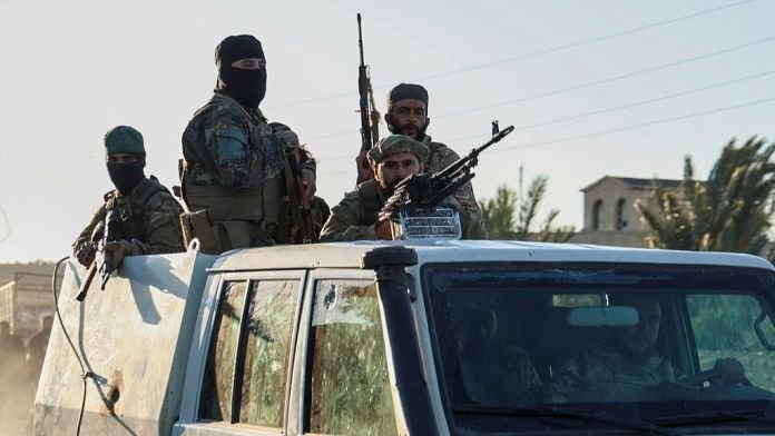 Israel bombardea la ciudad drusa siria de Sweida y un líder druso acusa al Gobierno sirio de romper el alto el fuego