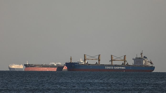 4 muertos tras zozobrar un buque petrolero en el golfo de Suez, en Egipto