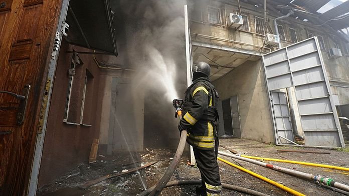 NO COMMENT: Un ataque aéreo ruso hiere a decenas en Járkov, incluido un recién nacido