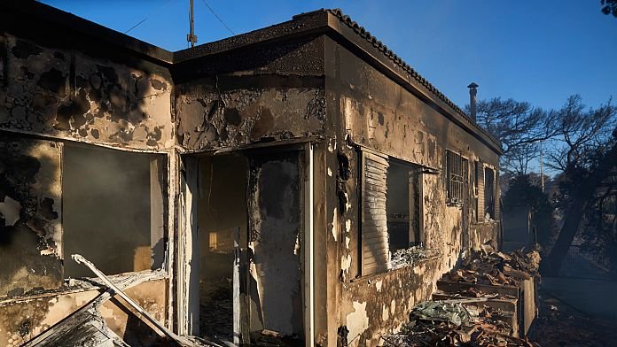 NO COMMENT: Los incendios forestales provocan evacuaciones en Grecia continental y algunas islas