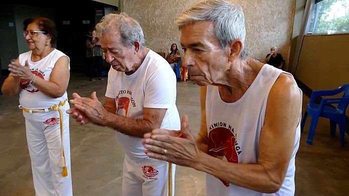 NO COMMENT: Pacientes de Párkinson en Río encuentran alivio a través de la capoeira