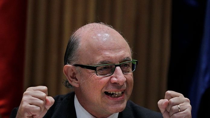 Cristóbal Montoro y su despacho niegan pagos ilícitos a funcionarios recurriendo el caso