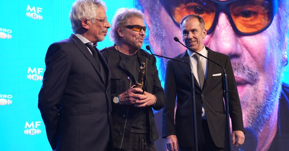 Martín Fierro 2025 de radio: el homenaje a Rock & Pop por sus 40 años al aire, con Beto Casella y Bobby Flores en el escenario