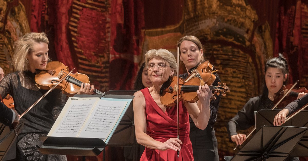 Un violín, una orquesta y una noche de comunión extraordinaria en el Colón