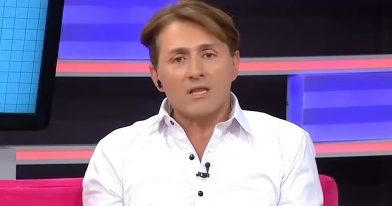 Asaltaron y apuñalaron al periodista Daniel Gómez Rinaldi mientras esperaba el colectivo