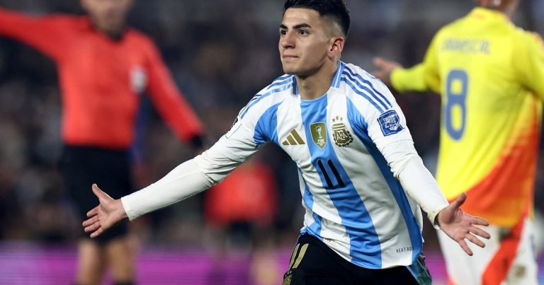 Thiago Almada jugará en Atlético de Madrid: el Cholo Simeone se aseguró al último crack de la Scaloneta para juntarlo con Julián Álvarez