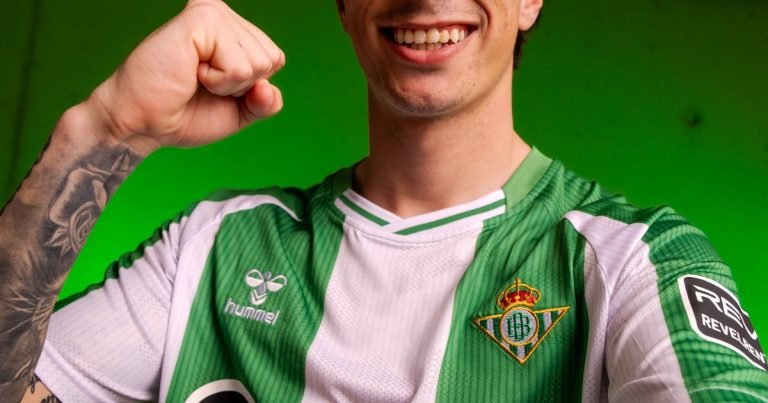 Valentín Gómez ejecutó la cláusula de salida con Vélez y ya llegó al Betis de España