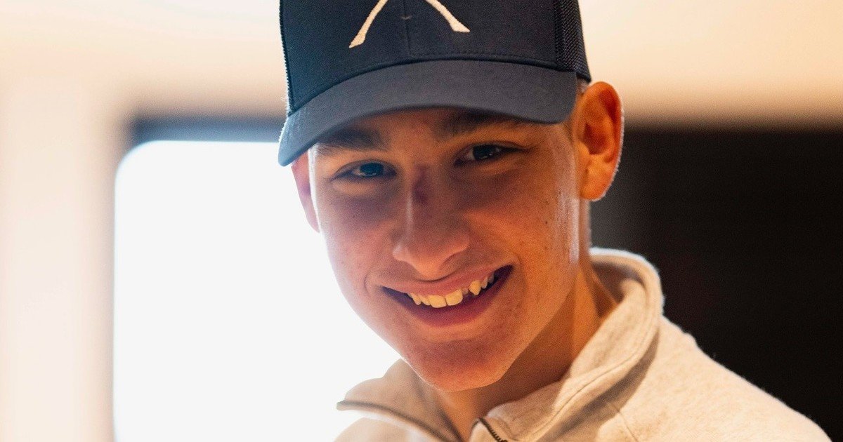 Dolor en el ciclismo: murió Samuele Privitera tras una caída y el Tour de Francia le dedicó un sentido homenaje, con Pogacar a la cabeza