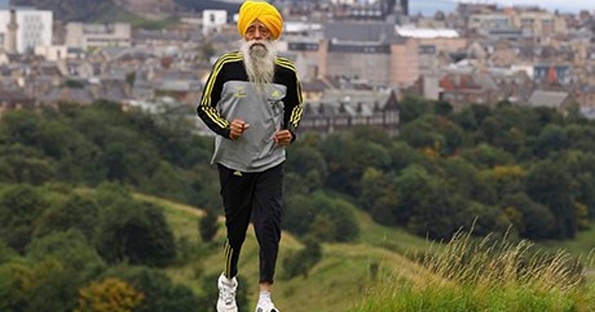 La absurda muerte de Fauja Singh: el maratonista de 114 años que se volvió un ícono de superación fue atropellado por un auto en su aldea en India