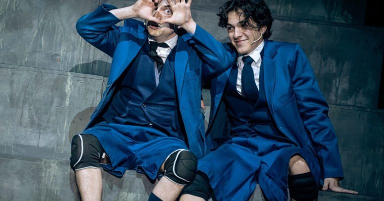 Despertar de primavera, el musical con sexo adolescente y música de rock: qué cambia de Cris Morena a Fer Dente