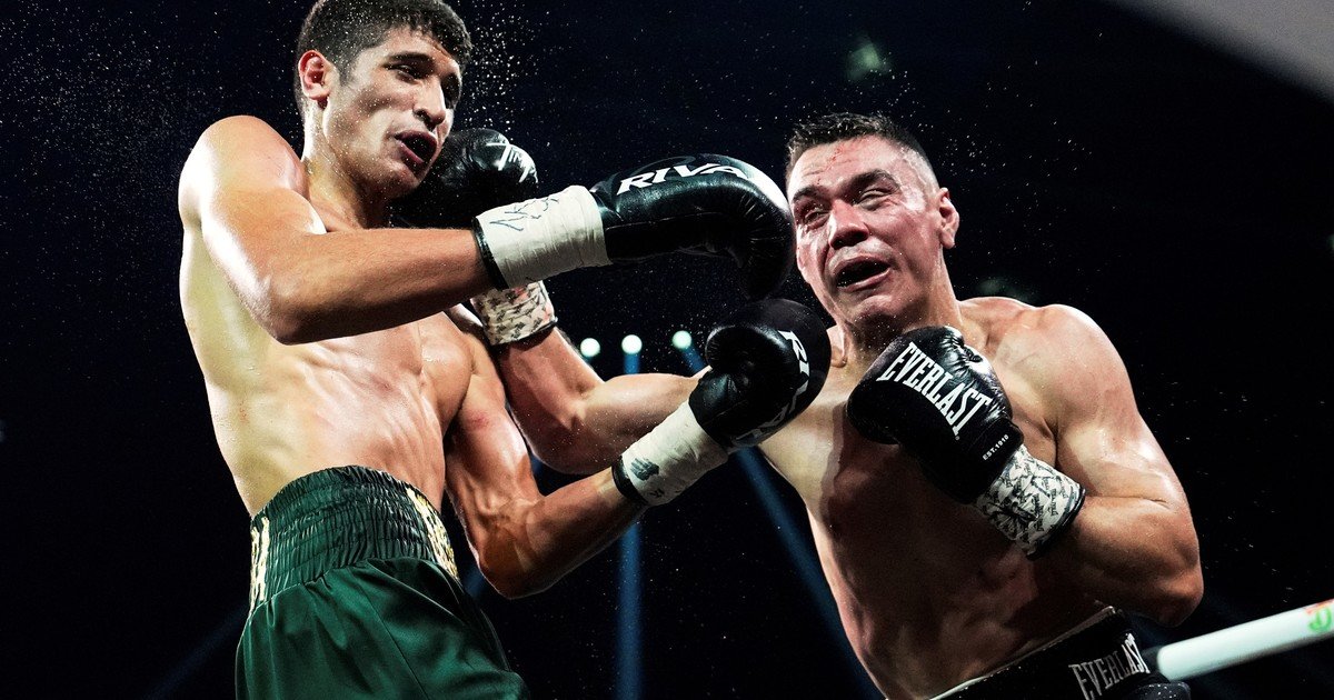 Sebastian Fundora fue un infierno para Tim Tszyu, que terminó noqueado de pie, tras una batalla de golpes, destrucción y sangre