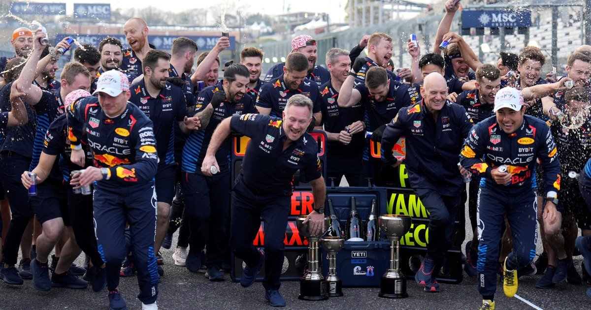 Red Bull y la caída del castillo de naipes: su fundador murió, su único jefe de equipo fue echado y ahora podría perder a su mejor piloto