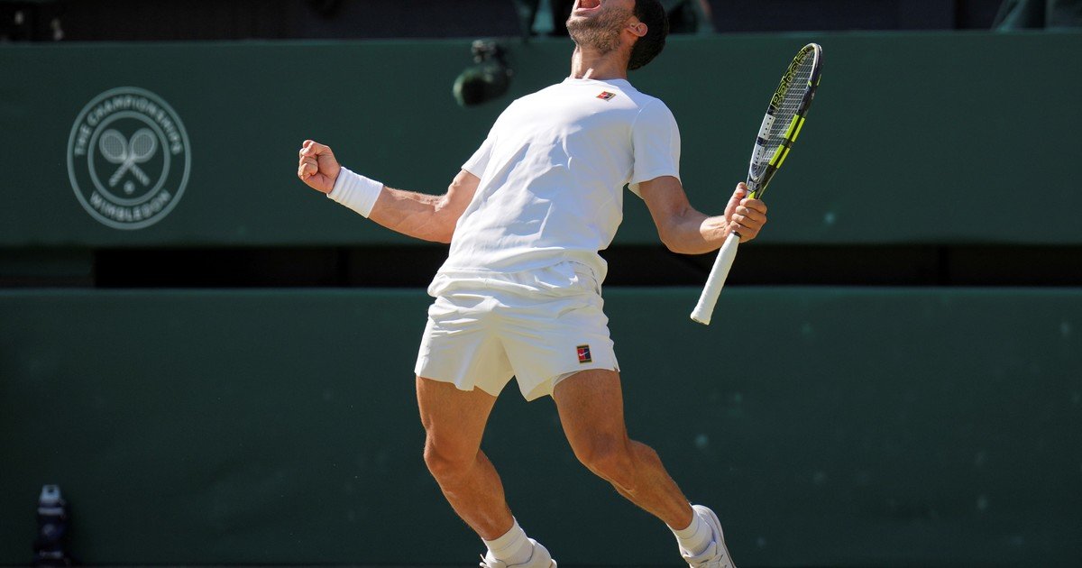 Carlos Alcaraz, demoledor en Wimbledon: bajó a un duro Taylor Fritz, igualó un récord de Rafael Nadal y jugará la final por su tercer título consecutivo