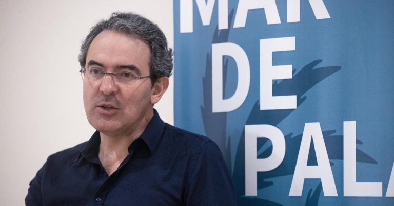 Juan Gabriel Vásquez: "La literatura no cambia el mundo pero sí conciencias"