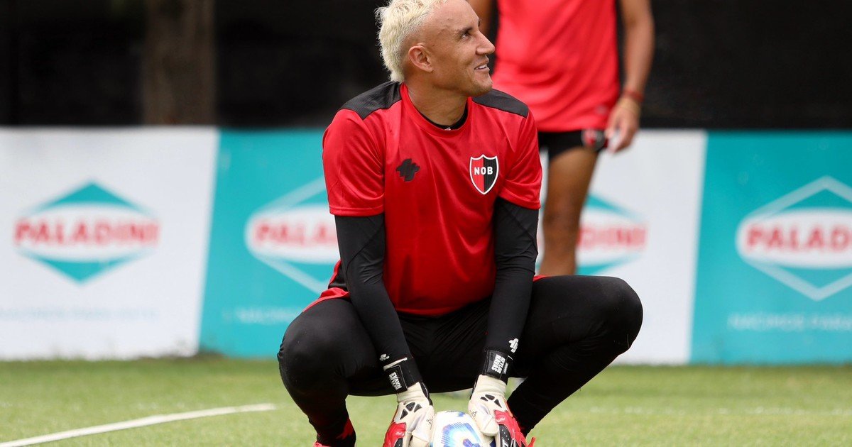 Tras su extraña ausencia en el debut de Newell's, Keylor Navas quiere irse a México: el sugestivo posteo de Fabbiani en la nueva novela del mercado de pases