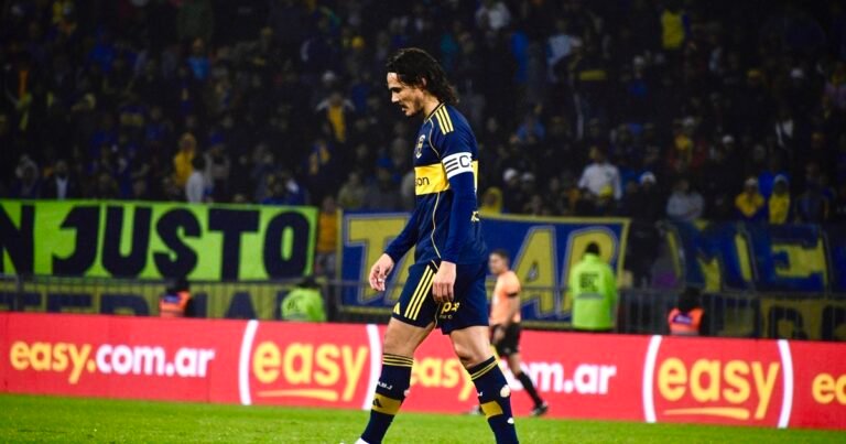 A tres bandas, Russo vuelve a jugar fuerte para capear el temporal en Boca: saca a Cavani, perdona a Merentiel y le da el poder a Paredes