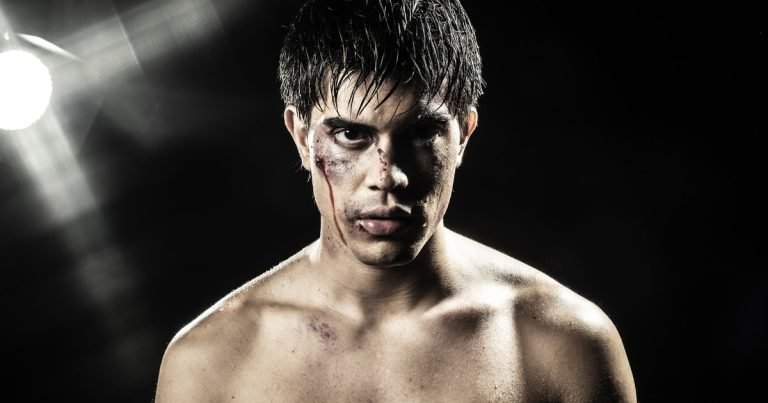 El nieto de Carlos Monzón hace de boxeador en una obra y ahora quiere pelear de verdad: “Voy a ser la nueva cara del boxeo argentino”