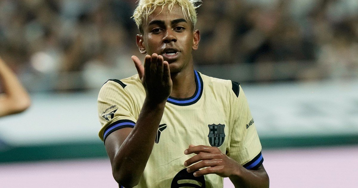 Lamine Yamal marcó sus primeros goles con la 10 del Barcelona en el triunfo por 7-3 sobre el FC Seoul