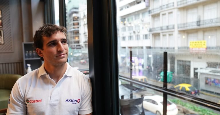 Valentín Yan, el hijo piloto de Romina Yan que compite en automovilismo: "Cuando manejo siento que ella está conmigo y le hablo"