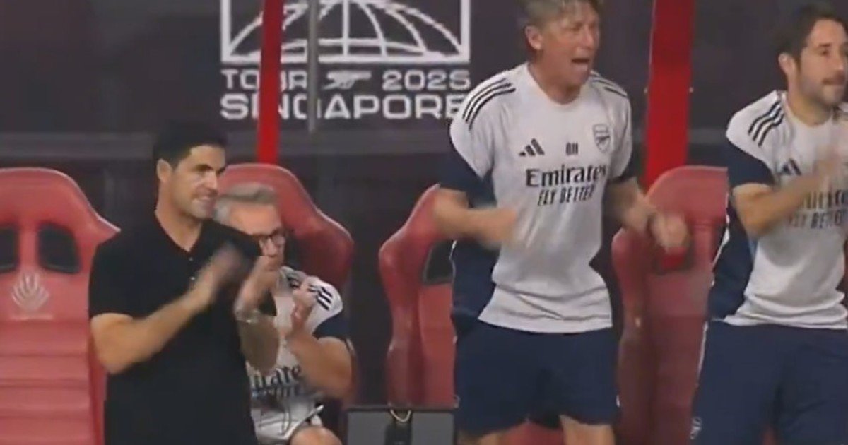 Cómo fue el debut de Gabriel Heinze como ayudante de campo de Mikel Arteta en la victoria del Arsenal frente al Milan