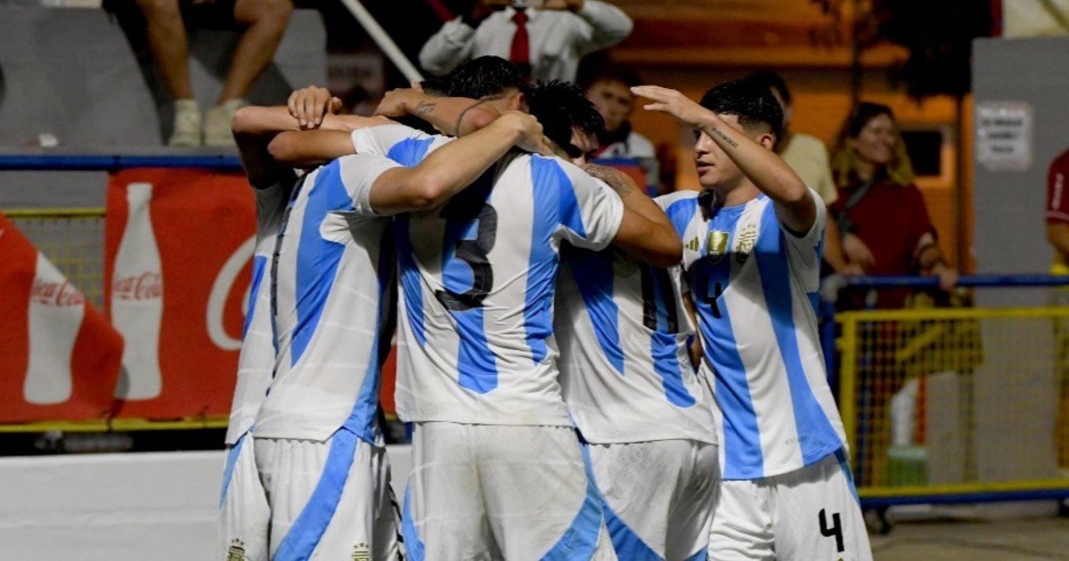 El Seleccionado de Placente arrancó con el pie derecho en el torneo de L’Alcúdia: 2-0 a Chile y el debut del "alemán" Can Armando Güner