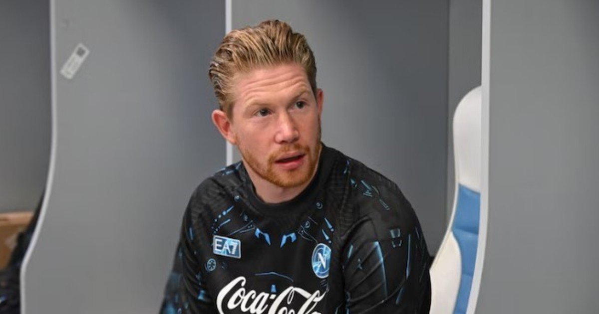Kevin De Bruyne usó la 10 del Napoli y los hinchas estallaron: ¿vuelve del retiro la camiseta de Maradona?